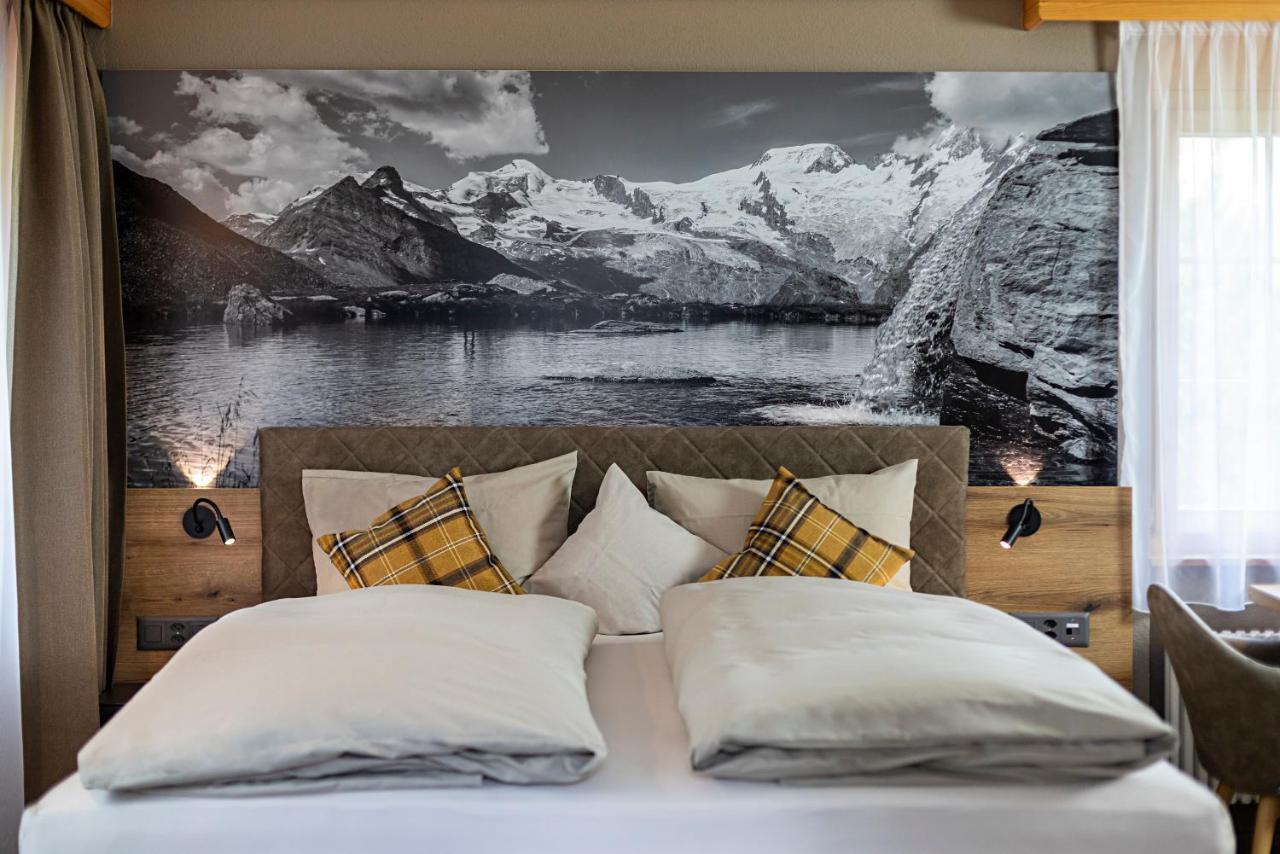 Arcade & Saas Fee