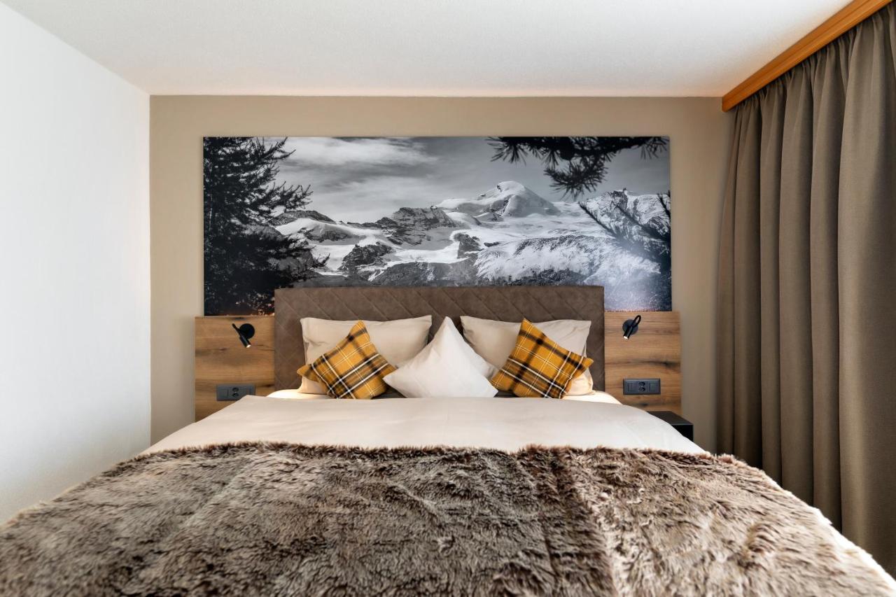 Arcade & Saas Fee